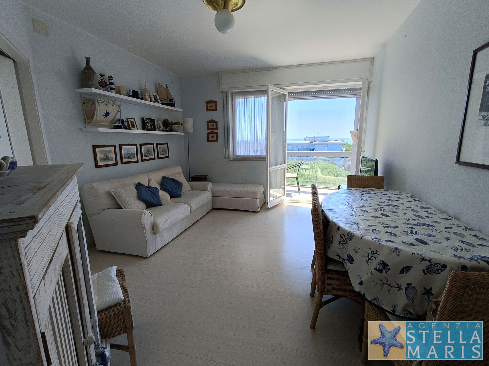 Condominio Dei Fiori 17| Vi Piano - Foto Principale